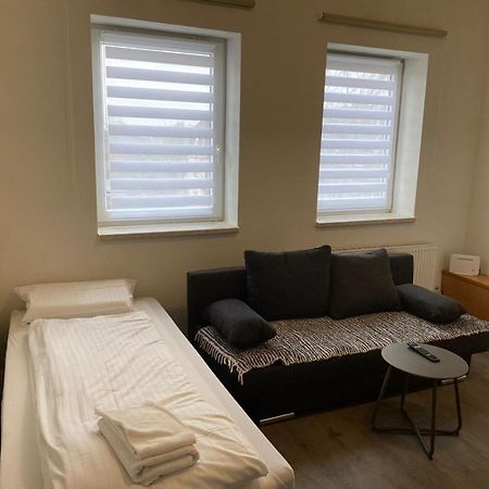 Neumünster Modernes Apartment Mit 2 Schlafzimmern Und Privatparkplatz Nahe Innenstadt מראה חיצוני תמונה