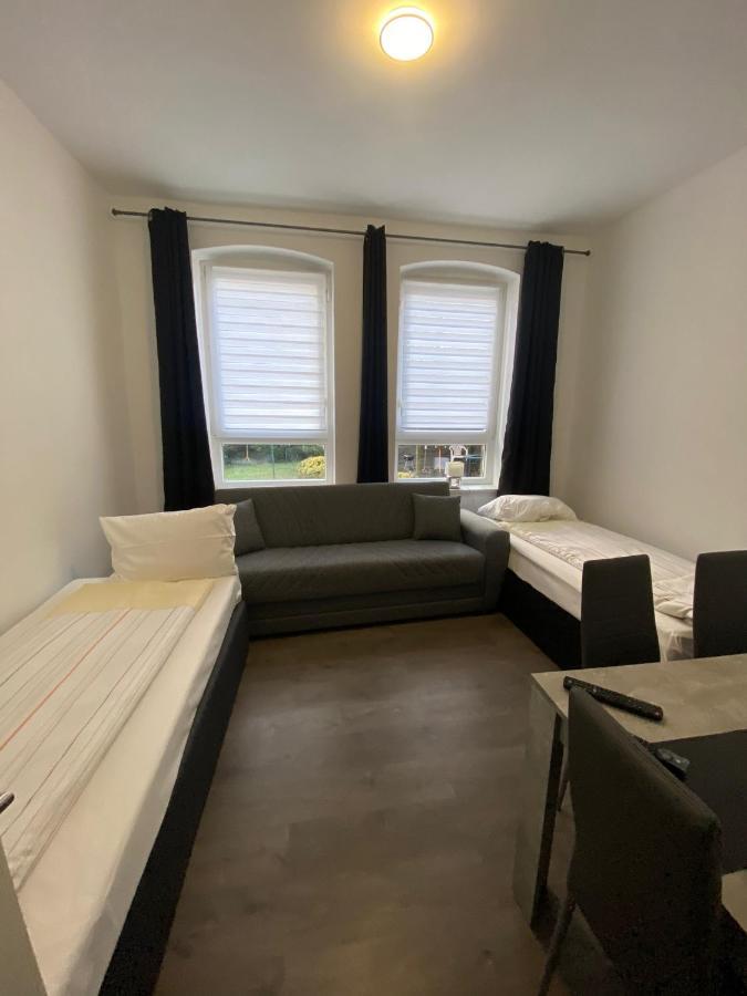 Neumünster Modernes Apartment Mit 2 Schlafzimmern Und Privatparkplatz Nahe Innenstadt מראה חיצוני תמונה