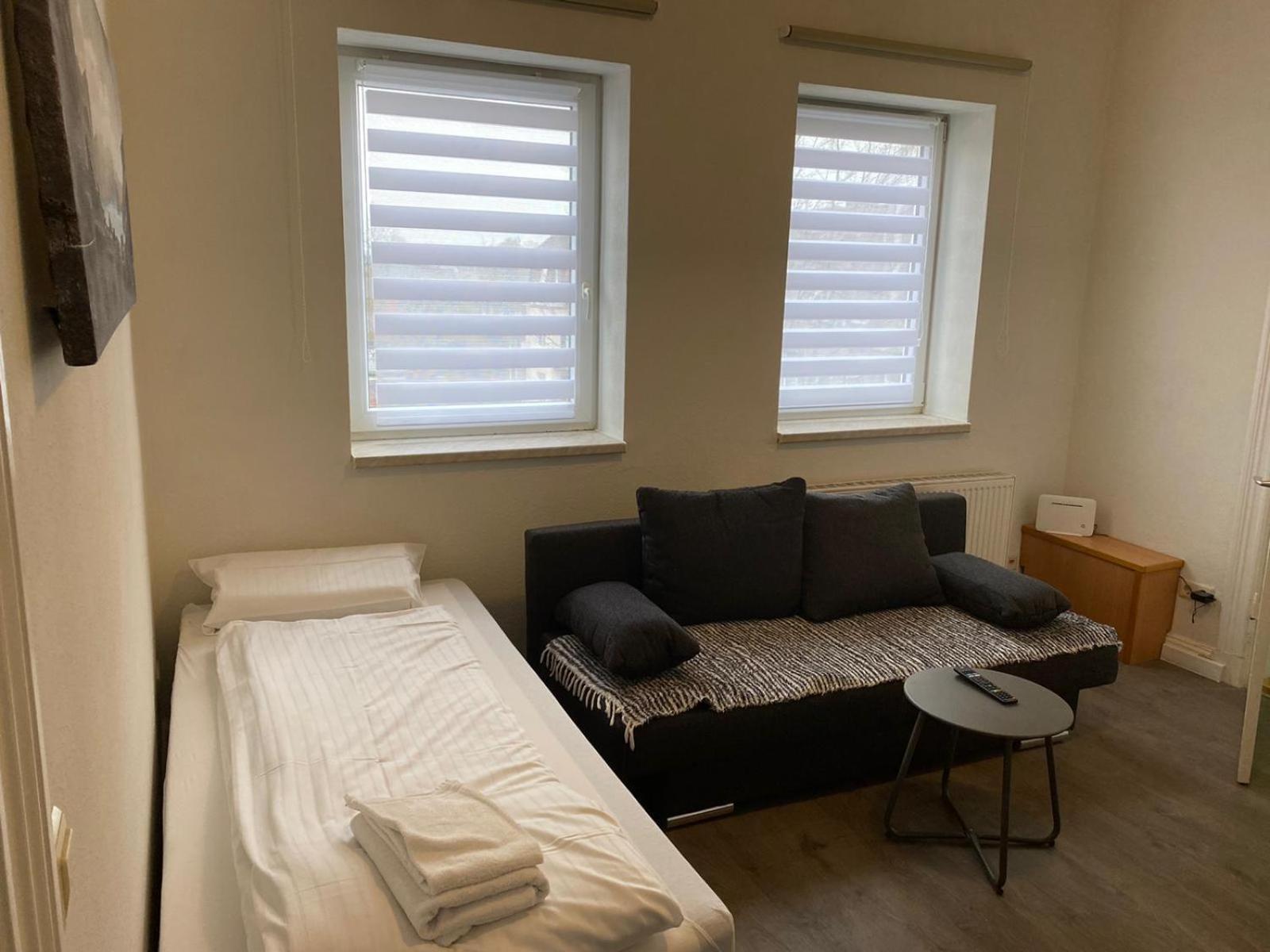 Neumünster Modernes Apartment Mit 2 Schlafzimmern Und Privatparkplatz Nahe Innenstadt מראה חיצוני תמונה