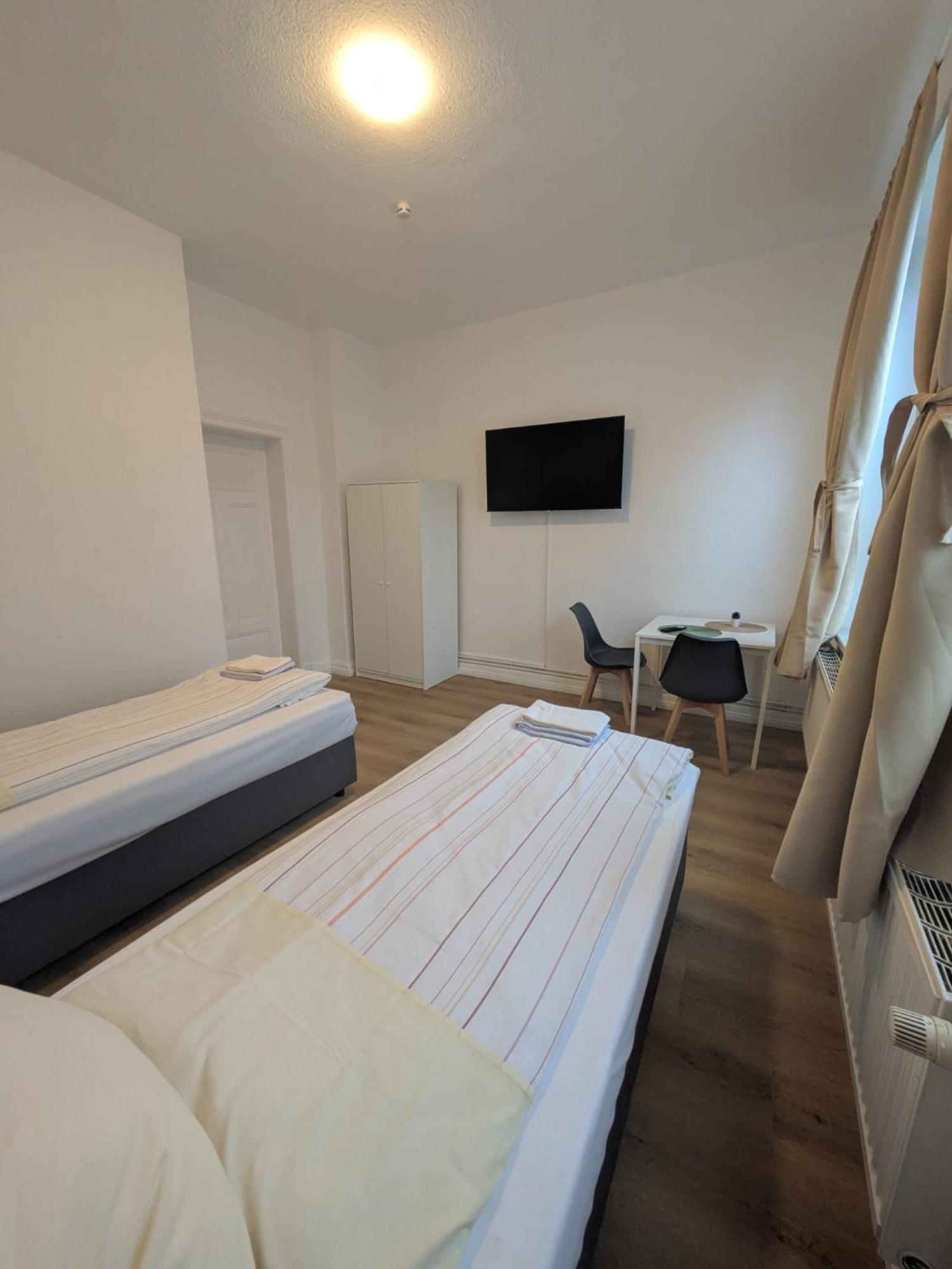 Neumünster Modernes Apartment Mit 2 Schlafzimmern Und Privatparkplatz Nahe Innenstadt מראה חיצוני תמונה