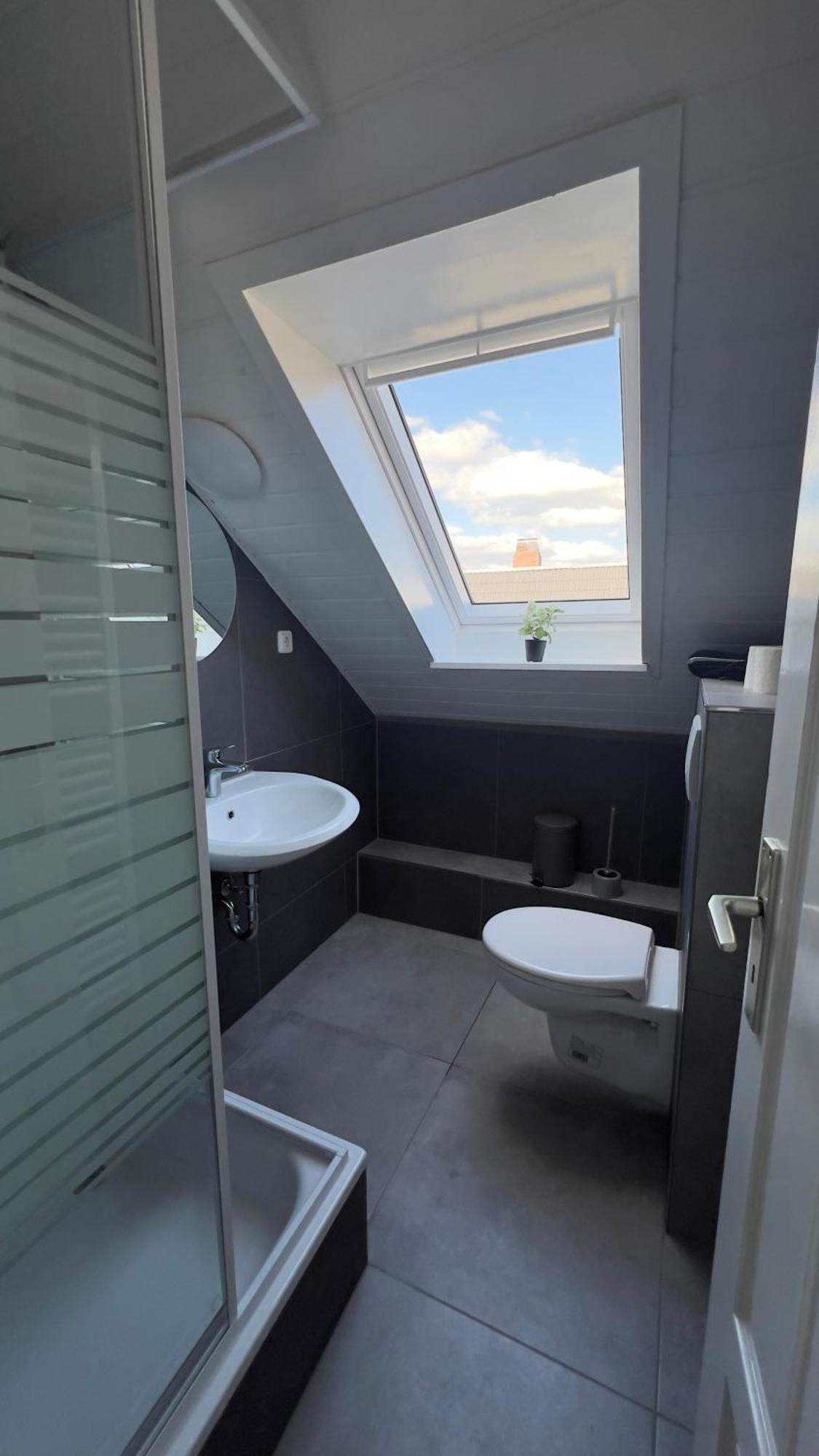 Neumünster Modernes Apartment Mit 2 Schlafzimmern Und Privatparkplatz Nahe Innenstadt מראה חיצוני תמונה