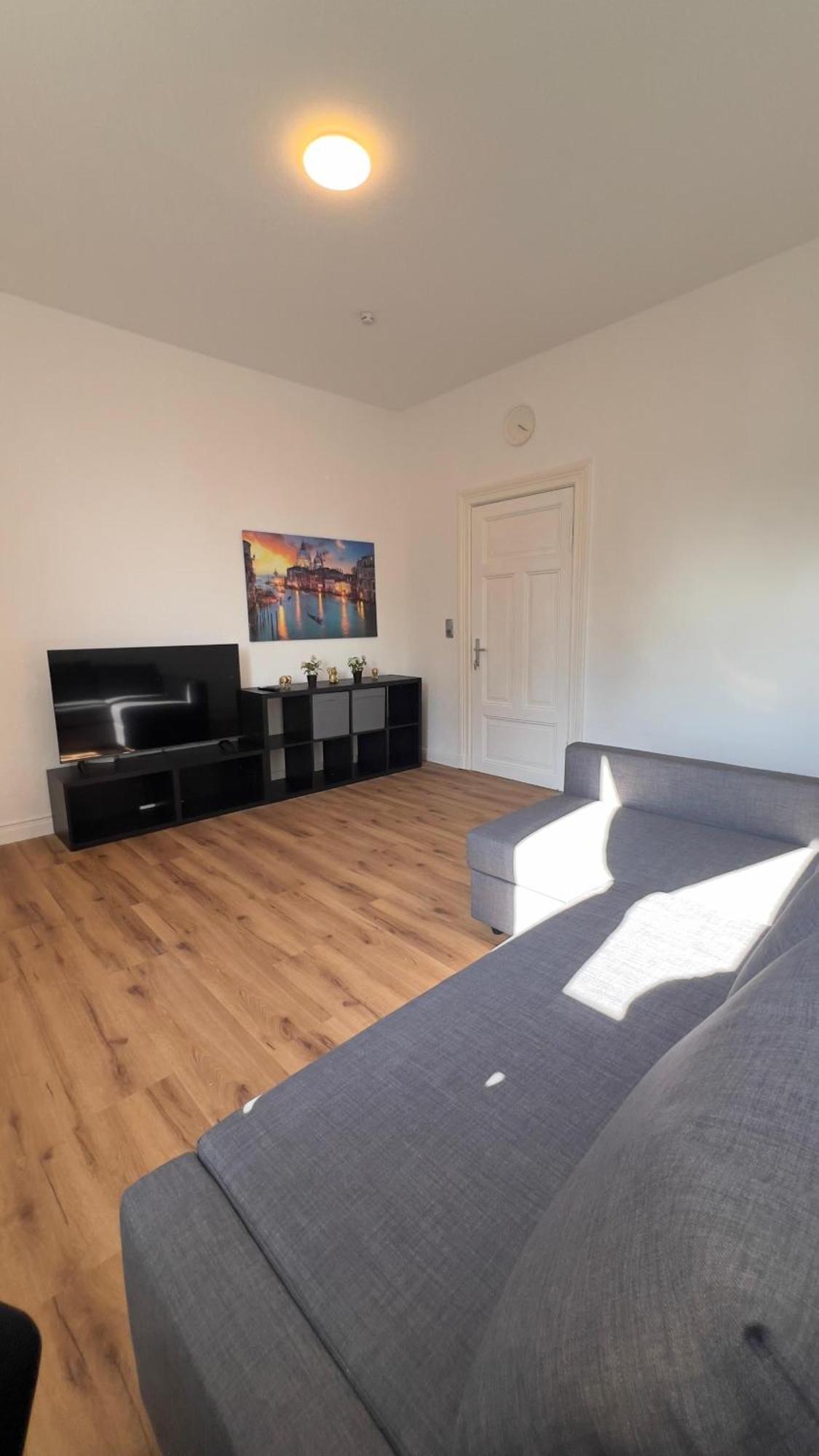 Neumünster Modernes Apartment Mit 2 Schlafzimmern Und Privatparkplatz Nahe Innenstadt מראה חיצוני תמונה